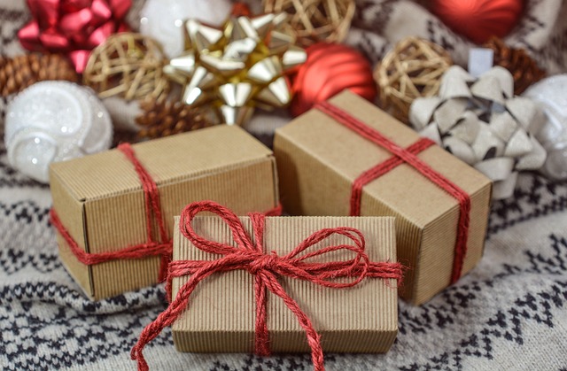 De perfecte cadeaus voor vrouwen: van sieraden en cosmetica tot mode en boeken